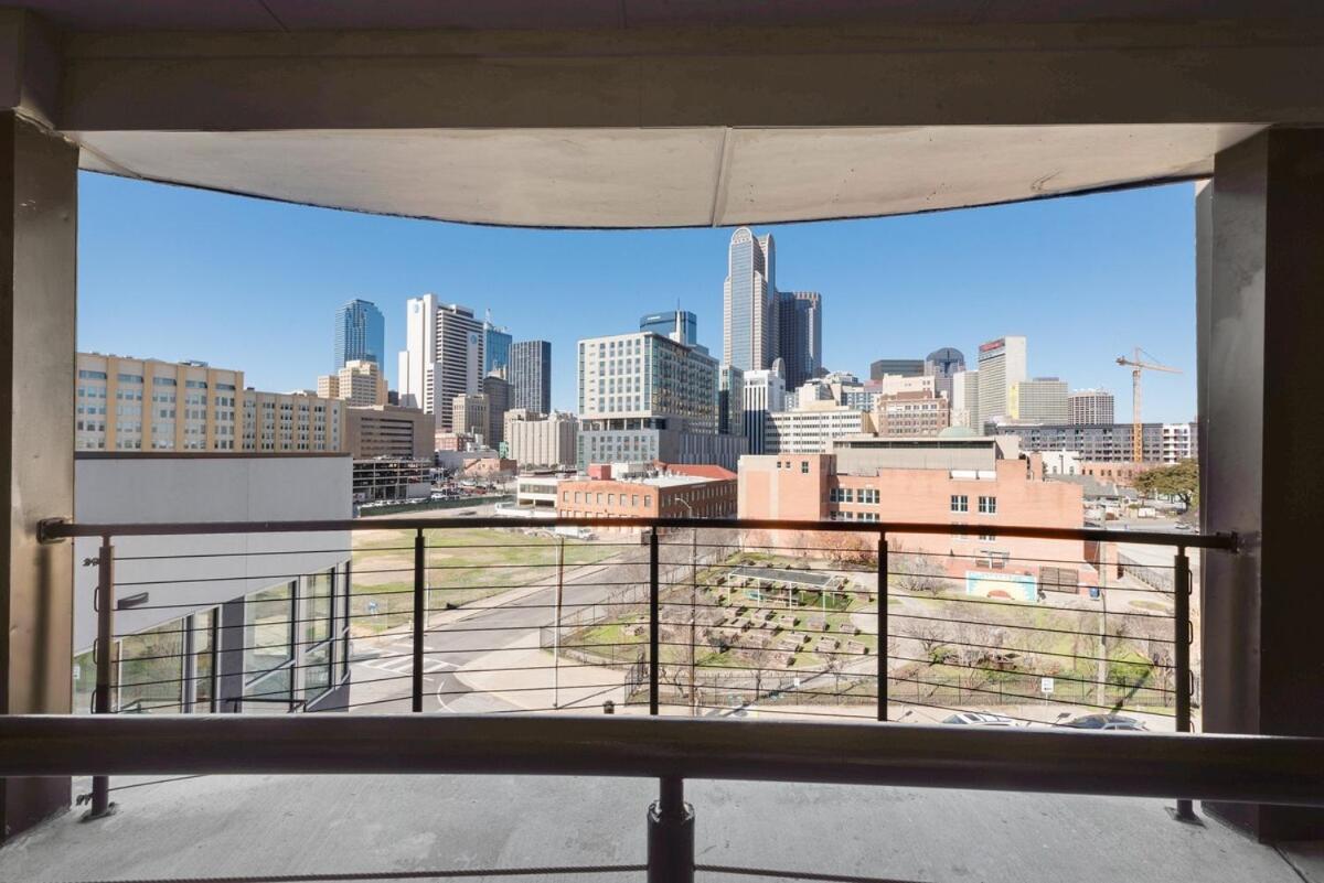 Metro View 2br I Parking I King Bed I Workspace * Dallas